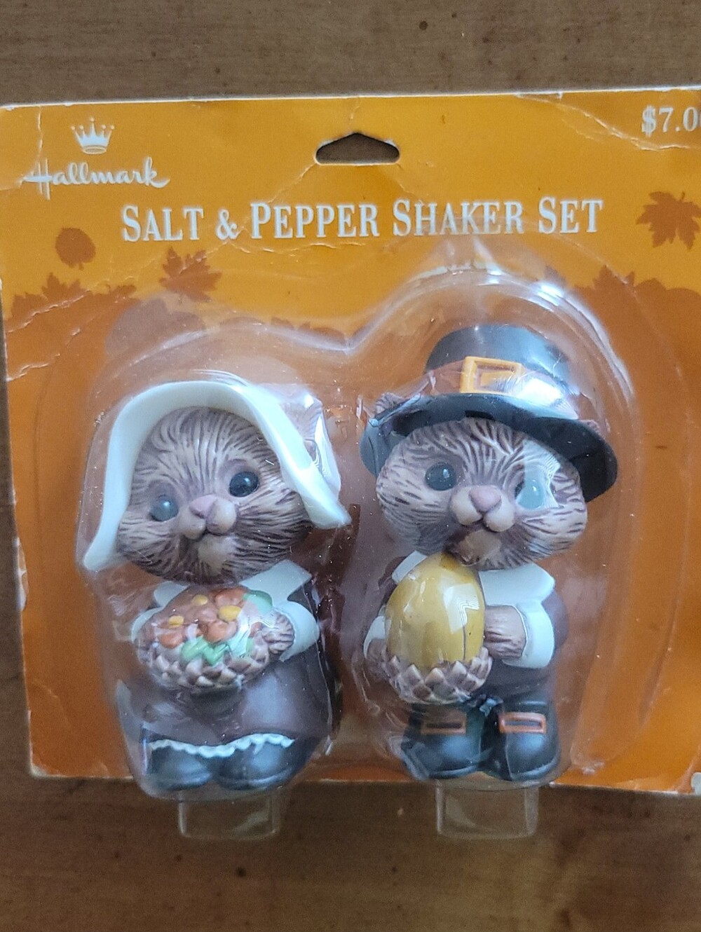Vintage Hallmark Thanksgiving Squirrel Salt And Peppet Shakers 1980s